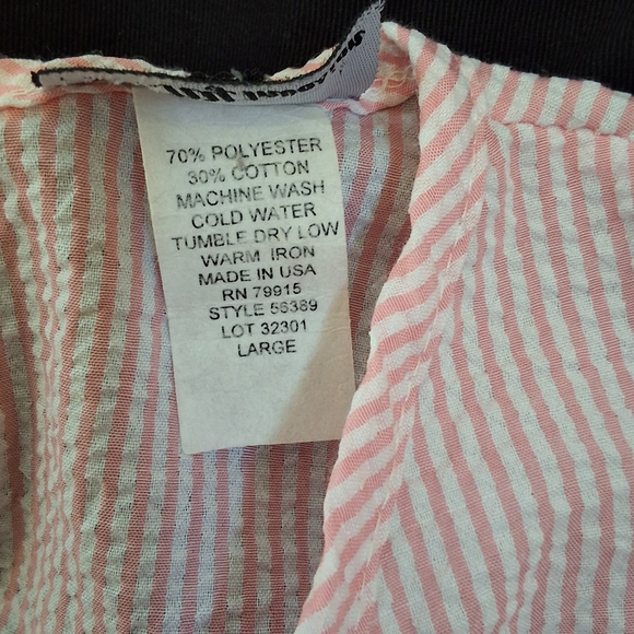 💥SALE💥NY Invasion, Large, Woman's Flutter Sleeve, Bow Back Neckline - Picture 3 of 8